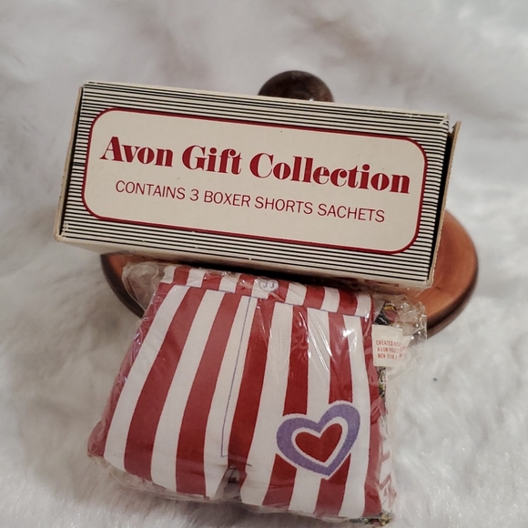 AVON Vintage Box of 3 'boxer shorts' sachets fragrance for closet or drawers NIP - Picture 3 of 6